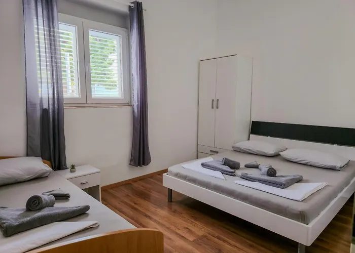 아파트 Punta 2 오미스